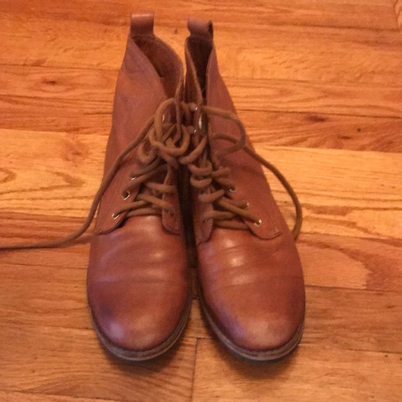 Brown lace up boot - Picture 2 of 2